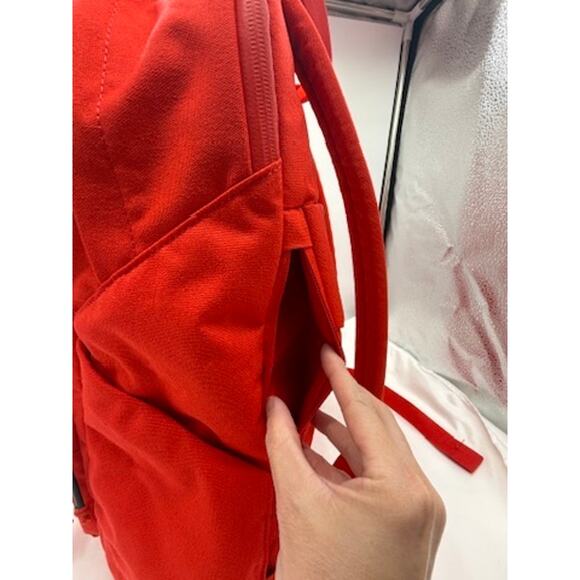 Brevitē The Backpack Red Minimalist Everyday Travel Laptop Bag - Picture 8 of 16